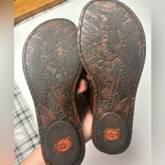 Born Astrid Brown 3-D Flower Leather Flip Flop Thong Vintage? SlipOn Sandals 6.5 - Picture 13 of 13